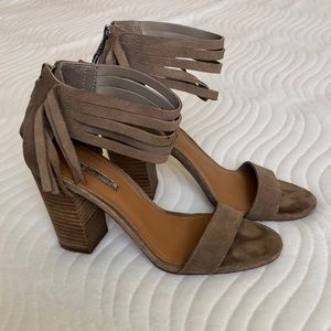 BCBGeneration Taupe block heel